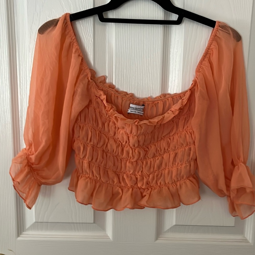 3/4 sleeve crop ruffled blouse